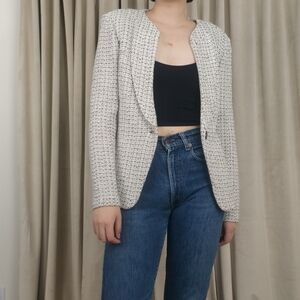 St John Mixed Thread Tweed White and Beige Knit Blazer